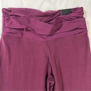 NWT Victoria Sport Ruched Waist Leggings Size Medium Tall Burgundy M/175/72A